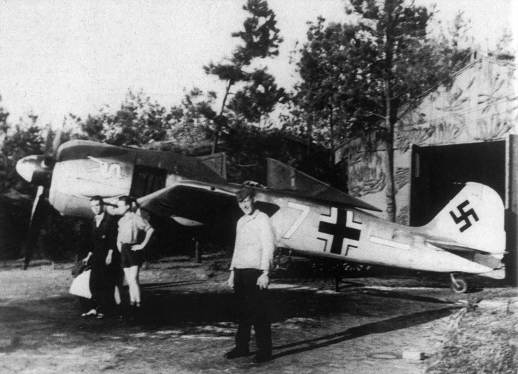 Focke Wulf Fw 190A-3 'White 7', 4./JG 1, Robert Olejnik, Woensdrecht, Netherlands, June 1942.